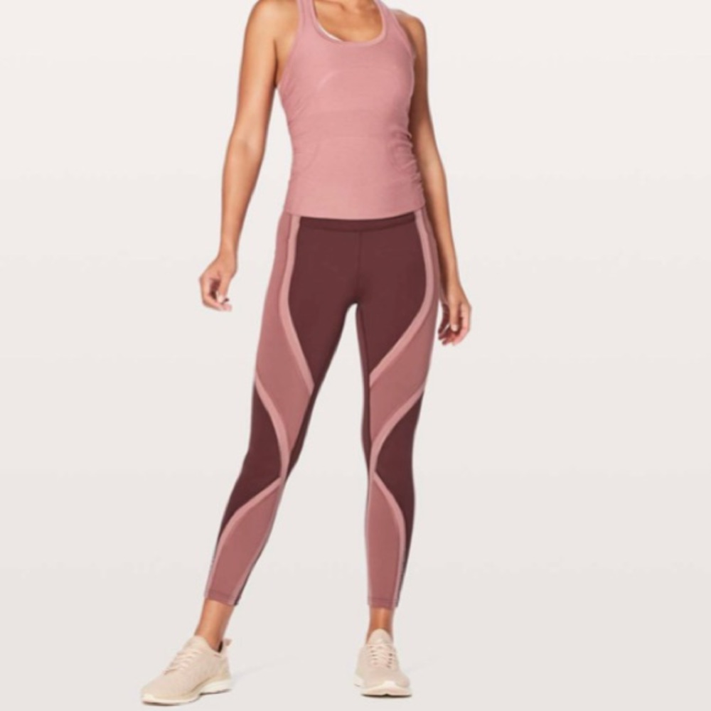 Lululemon Wild Twist 7/8 Tight *25"
Redwood / Auburn / Quicksand